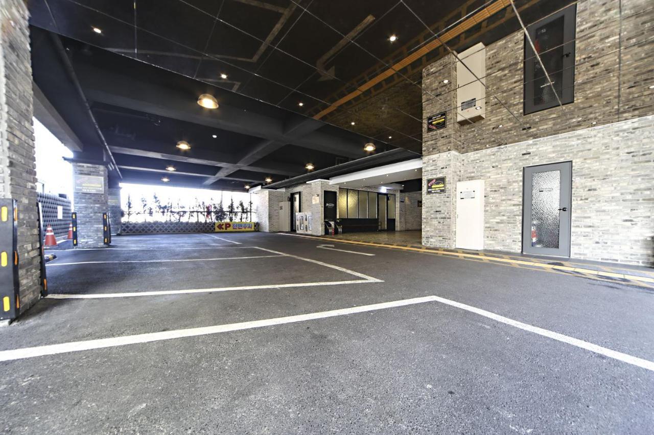 Masan Almond Hotel Changwon Extérieur photo