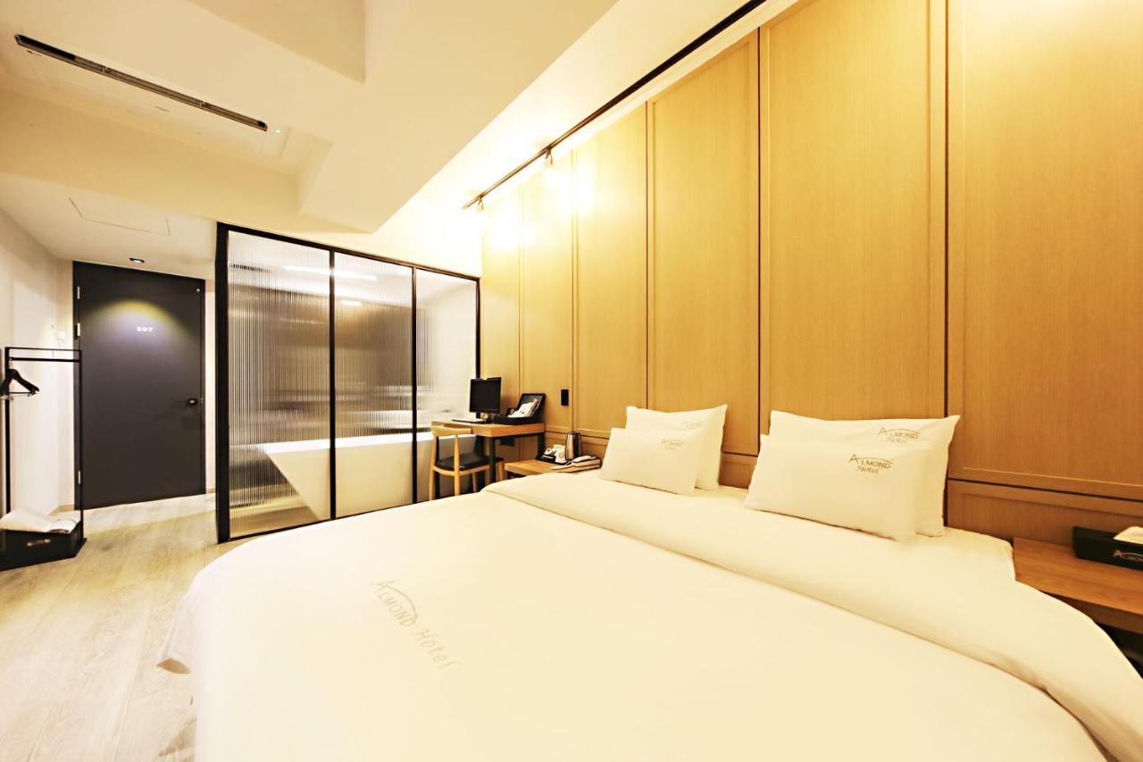 Masan Almond Hotel Changwon Extérieur photo