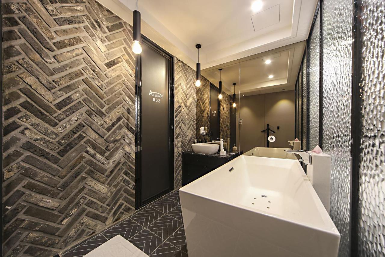 Masan Almond Hotel Changwon Extérieur photo